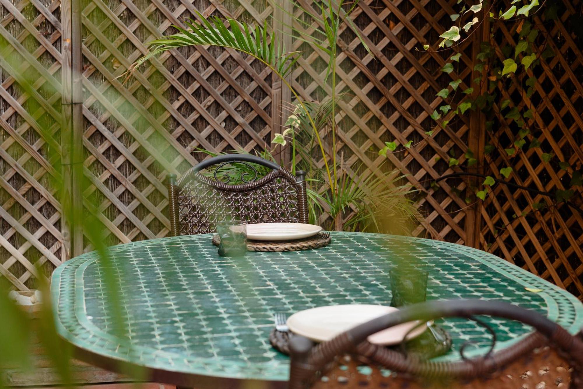 Ground Floor Holiday Apartment With Terrace And Pool In Puerto Banus, Marbella Exterior photo